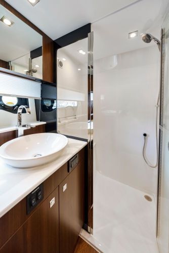 2023 Cruisers Yachts 50 