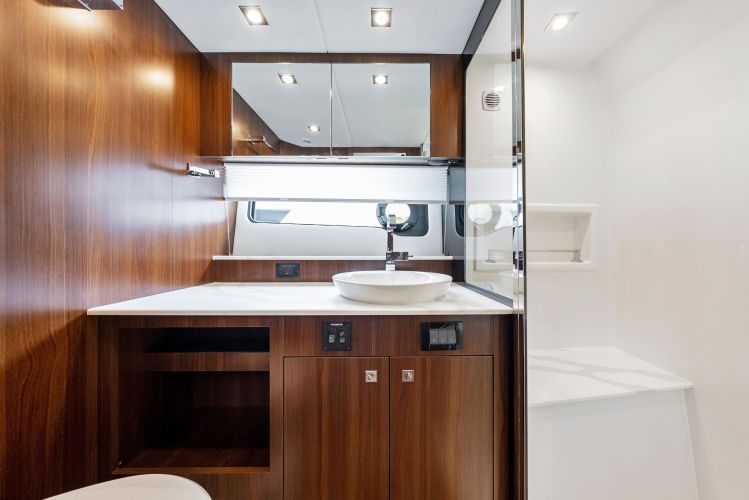 2023 Cruisers Yachts 50 