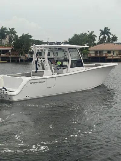  Yacht Photos Pics 2025 Sportsman 302 Open - Image 5