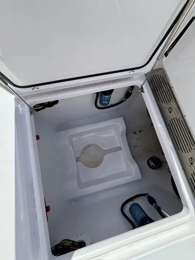  Yacht Photos Pics 2025 Sportsman 302 Open - Image 8