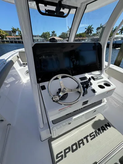  Yacht Photos Pics 2025 Sportsman 302 Open - Image 10