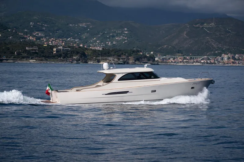 51 Yacht Photos Pics 