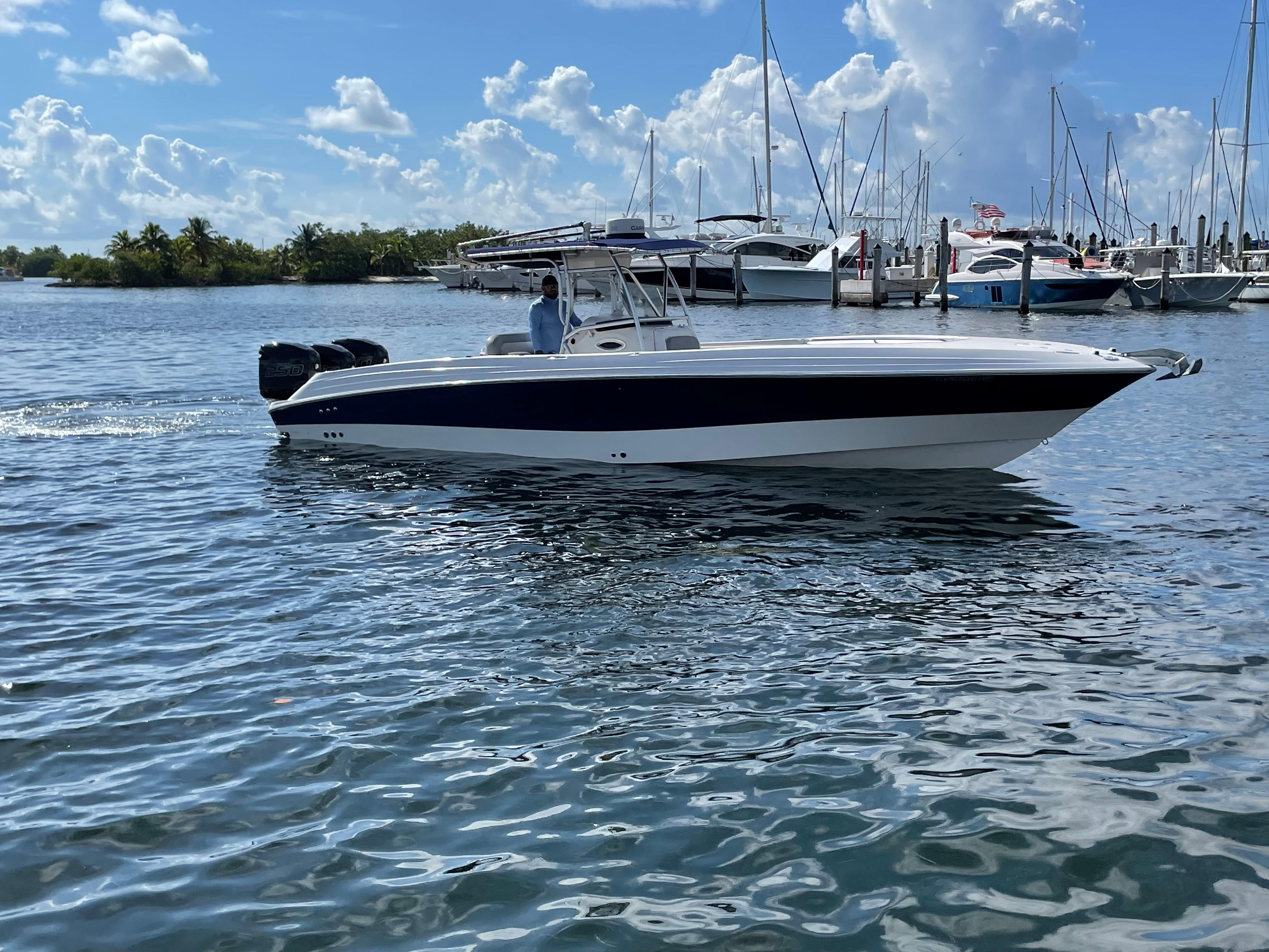 2005 Wellcraft 35 CCF Centre Console for sale - YachtWorld