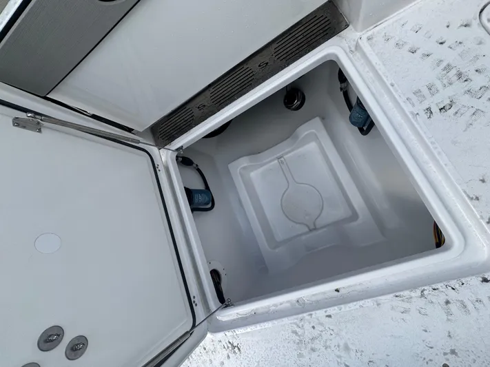  Yacht Photos Pics 2025 Sportsman 302 Open - Image 10