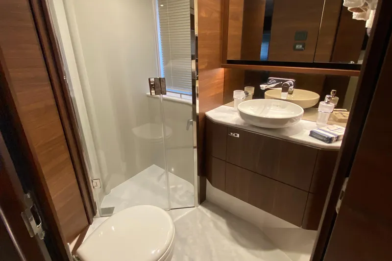 Seasons In The Sun Yacht Photos Pics Princess F62 Seasons in the Sun - Head