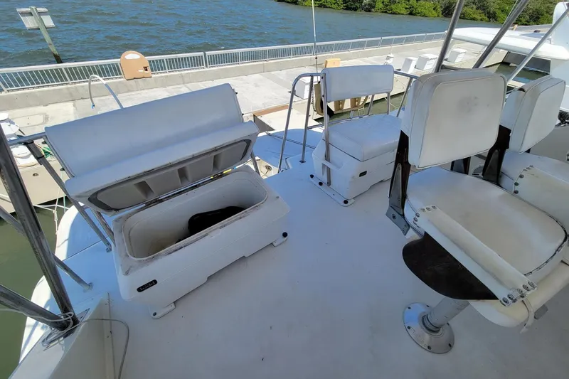  Yacht Photos Pics Bridge Seating and Storage