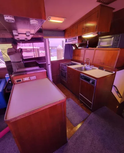  Yacht Photos Pics Large Galley