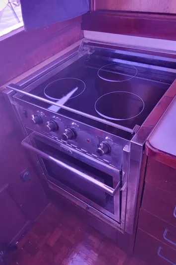  Yacht Photos Pics New Force 10 Stove and Oven (2021)