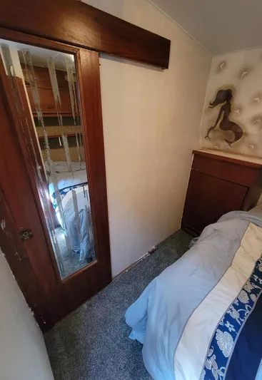  Yacht Photos Pics #2 Stateroom  w/ Dryer