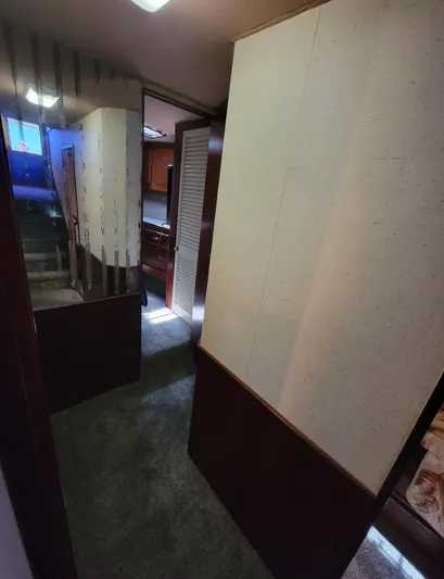  Yacht Photos Pics Forward Companionway