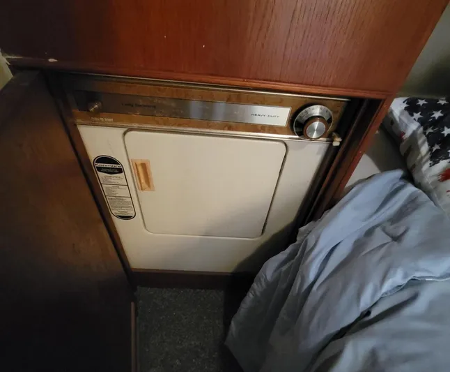  Yacht Photos Pics Stateroom Dryer