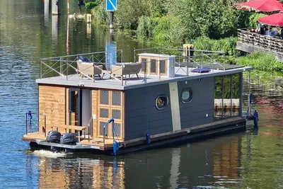 2025 Campi 460 Houseboat
