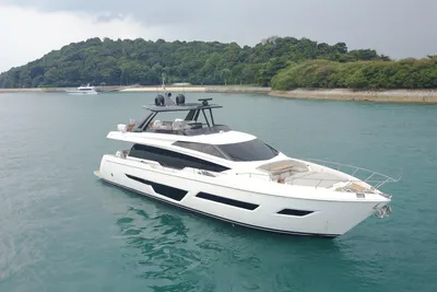 2021 Ferretti Yachts 780