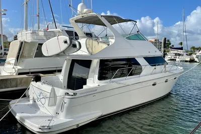 Carver 45 Voyager