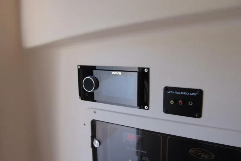 Fore Reel Yacht Photos Pics Audio system and MP3/AUX input on 2008 Grady-White Canyon 336 boat.