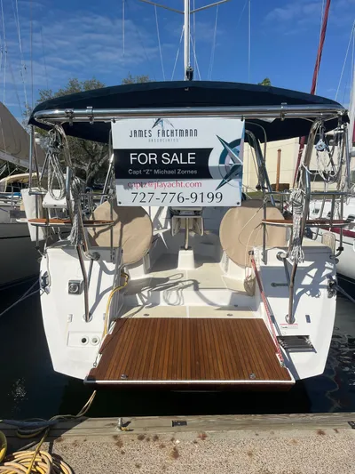 Pegasus Yacht Photos Pics 2015 Marlow-Hunter 40 yacht for sale, docked with contact information displayed.