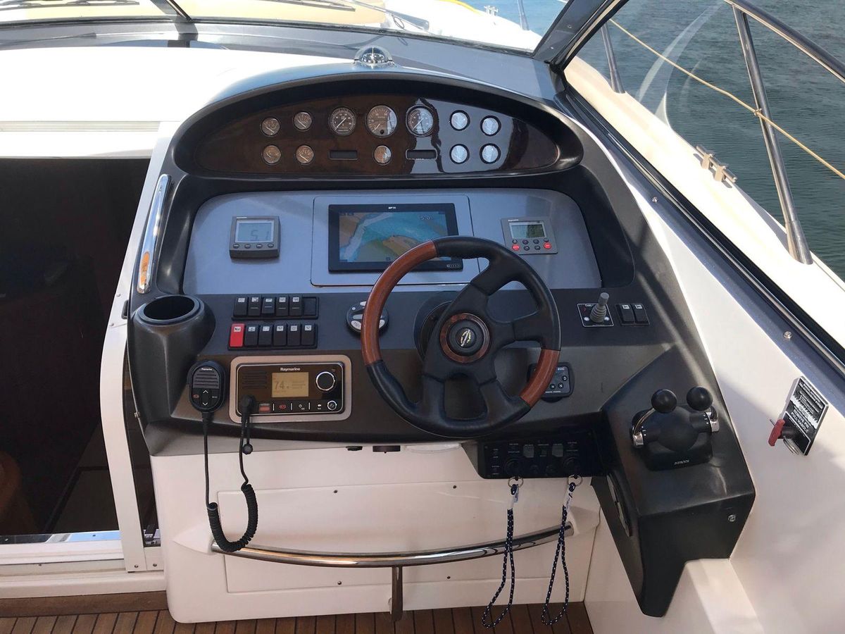 2004 Sunseeker 43 