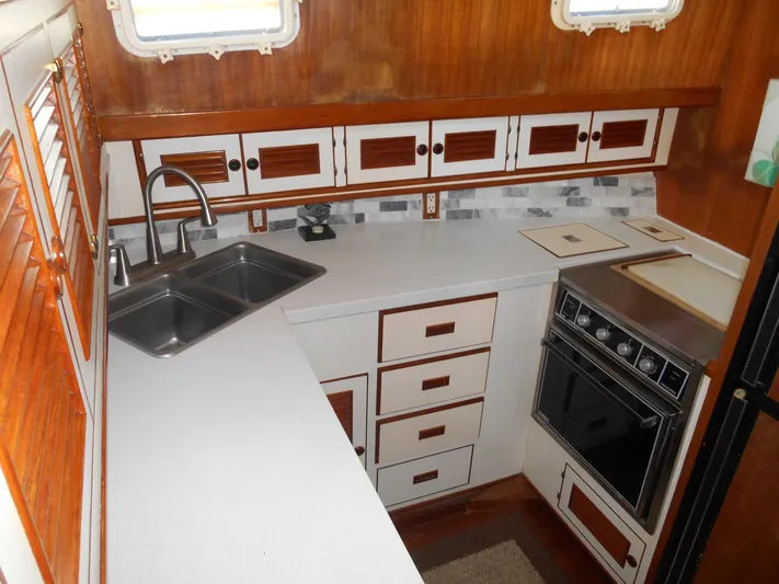 Hotel California Yacht Photos Pics 