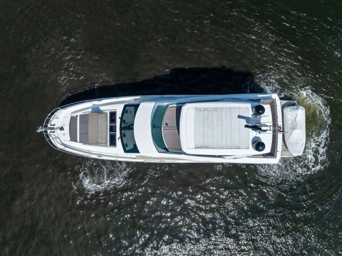 2018 Prestige 68 
