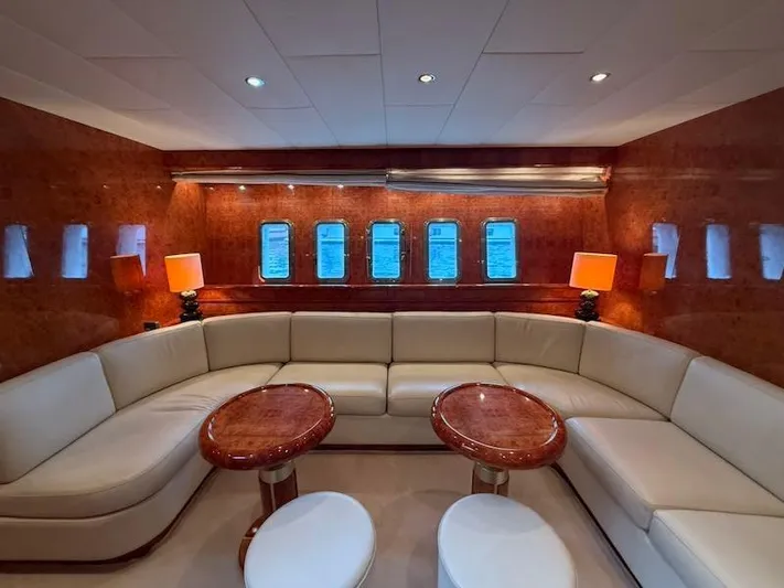  Yacht Photos Pics Mangusta 72 - - 20