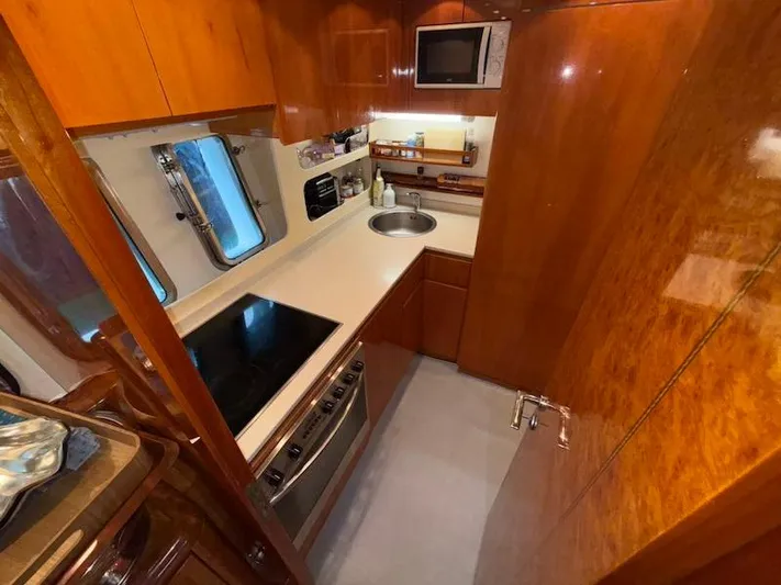  Yacht Photos Pics Mangusta 72 - - 52