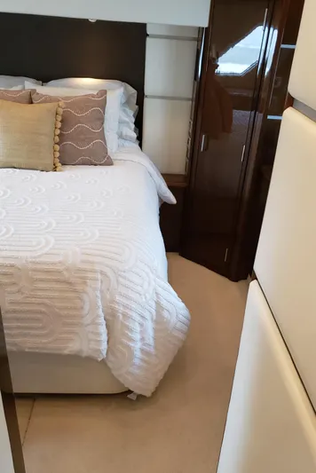 Happy Ours Yacht Photos Pics 