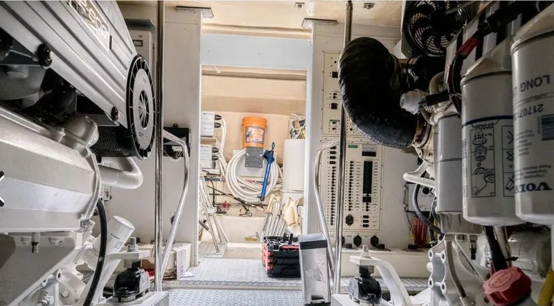 Happy Ours Yacht Photos Pics 