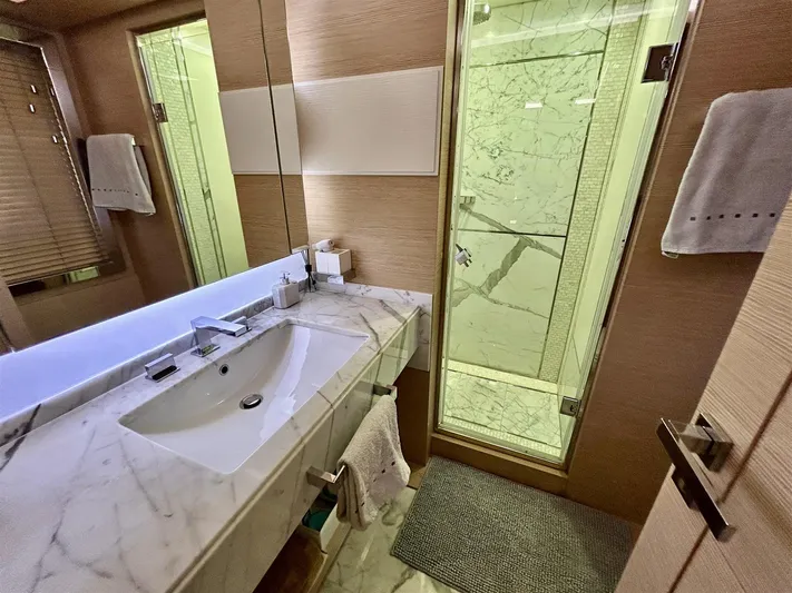  Yacht Photos Pics WhatsApp Image 2025-09-29 at 11.20.39 (1).jpeg