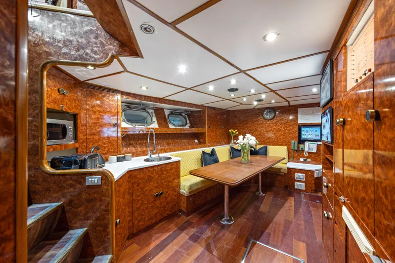 Mistress Yacht Photos Pics 