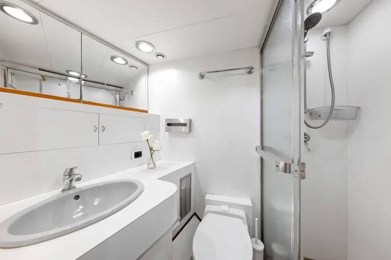 Mistress Yacht Photos Pics 