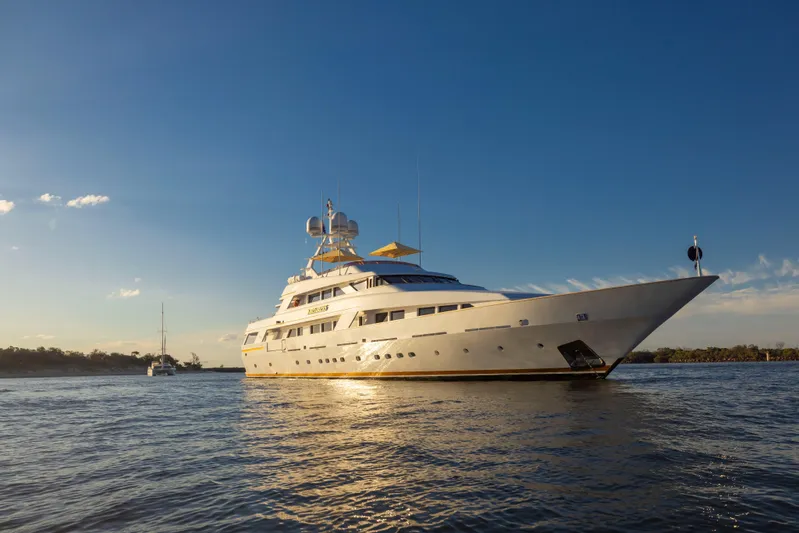 Mistress Yacht Photos Pics 