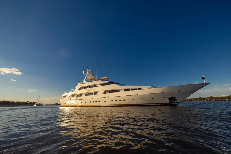 Mistress Yacht Photos Pics 