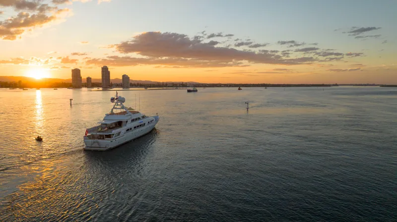 Mistress Yacht Photos Pics 