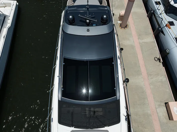 Haute Vie Yacht Photos Pics Princess 60 Haute Vie - Exterior Profile