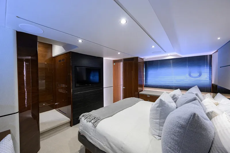 Haute Vie Yacht Photos Pics Princess 60 Haute Vie - Master Stateroom