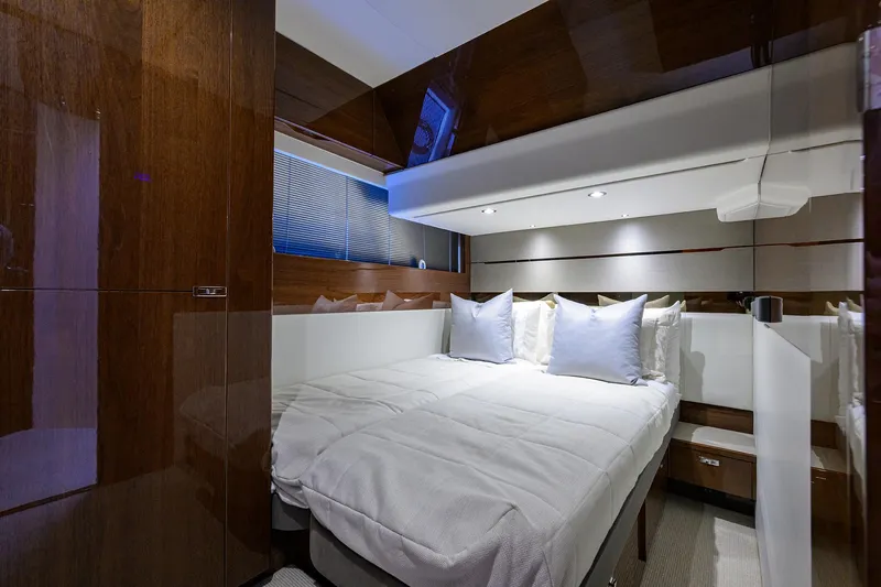 Haute Vie Yacht Photos Pics Princess 60 Haute Vie - Guest Stateroom