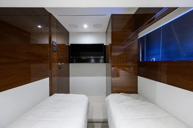 Haute Vie Yacht Photos Pics Princess 60 Haute Vie - Guest Stateroom