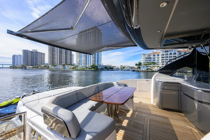 Haute Vie Yacht Photos Pics Princess 60 Haute Vie - Aft Deck