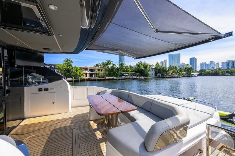 Haute Vie Yacht Photos Pics Princess 60 Haute Vie - Aft Deck