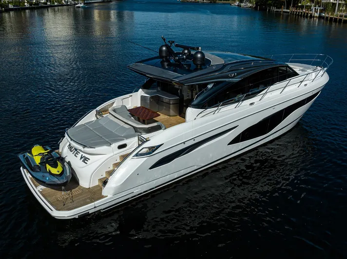 Haute Vie Yacht Photos Pics Princess 60 Haute Vie - Exterior Profile