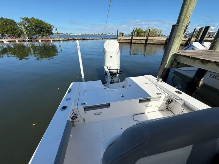  Yacht Photos Pics 2023 Everglades 253 Cc - Image 8