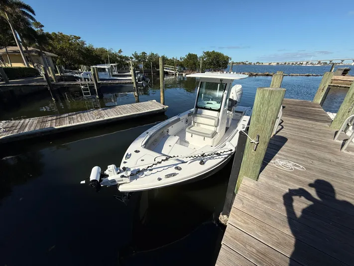  Yacht Photos Pics 2023 Everglades 253 Cc - Image 4