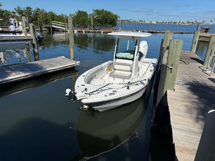  Yacht Photos Pics 2023 Everglades 253 Cc - Image 1