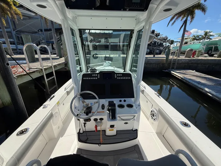 Yacht Photos Pics 2023 Everglades 253 Cc - Image 10