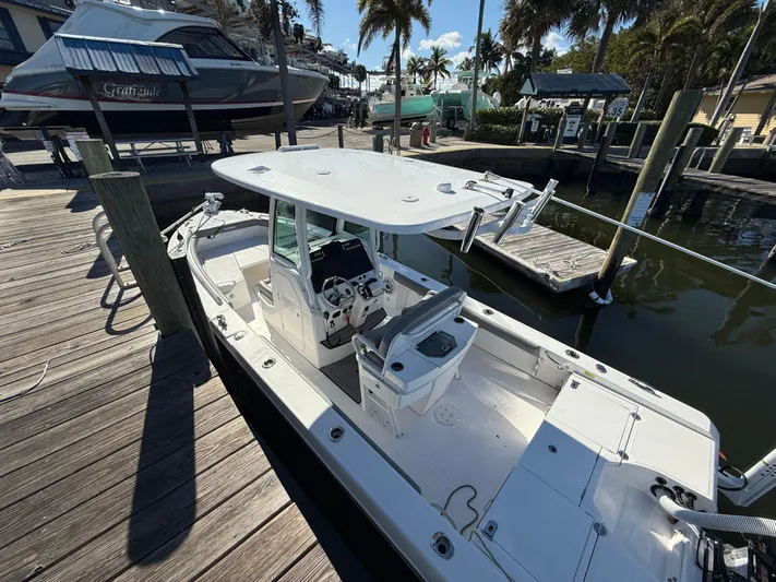  Yacht Photos Pics 2023 Everglades 253 Cc - Image 6