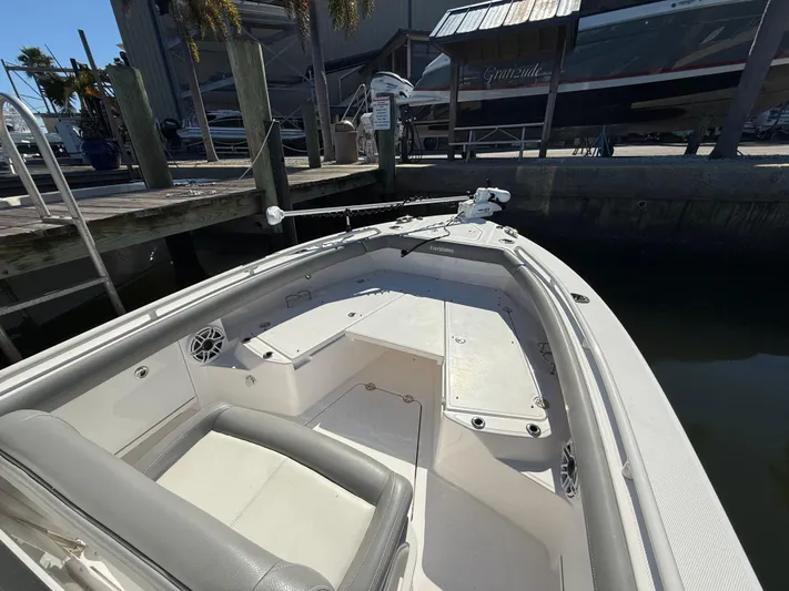  Yacht Photos Pics 2023 Everglades 253 Cc - Image 7