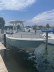 2016 Everglades 230 CC