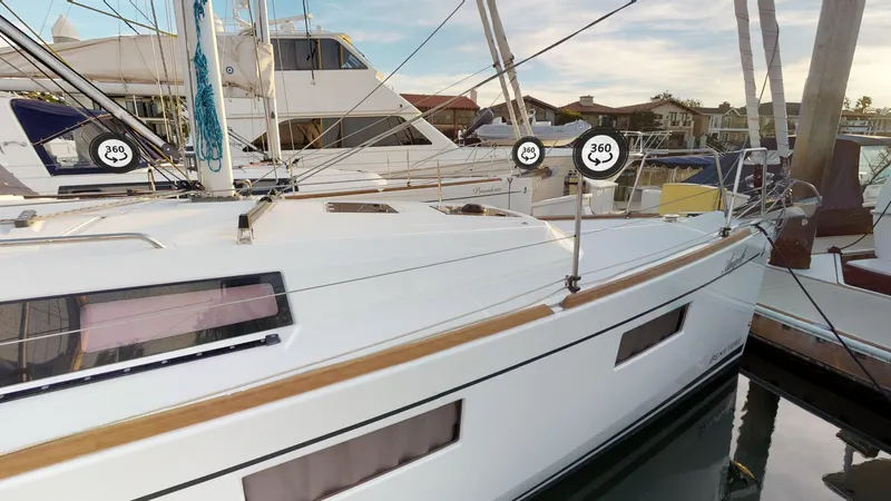 Angele Yacht Photos Pics 