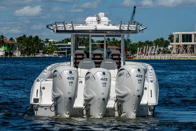  Yacht Photos Pics 2020 Everglades 395 Center Console boat with four Yamaha 425 V8 engines on water.