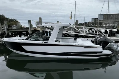 Aviara AV32 Outboard